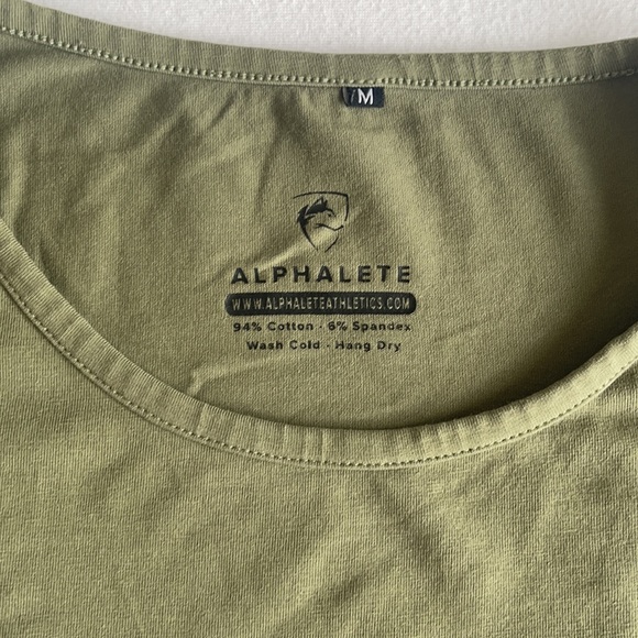 Men’s Medium Alphalete Single Pocket Muscle Tee - Picture 3 of 3